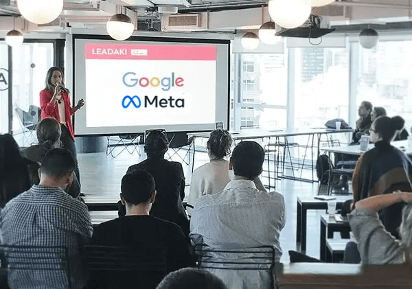 acompañados por google